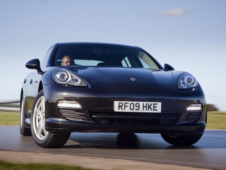  Porsche Panamera 4S 2009 года  (UK) (фото 13 из 17)